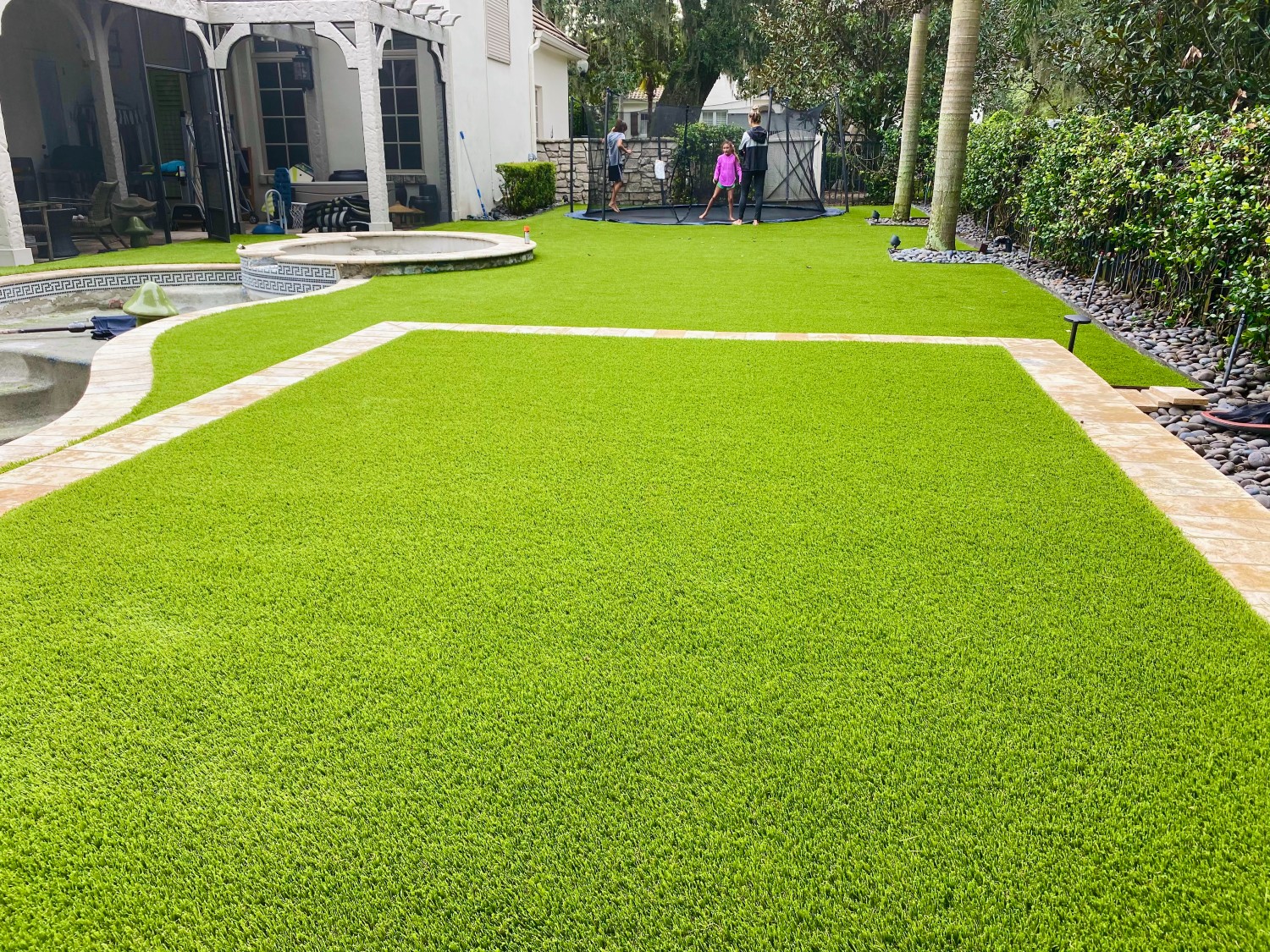 Landscaping Synthetic Turf 1500 artificial turf installation